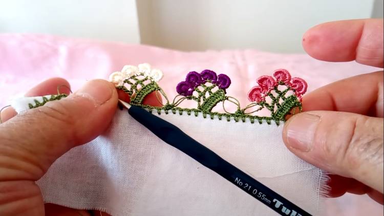 Kibar Ve Asil Bir Tığ Oyası Modeli