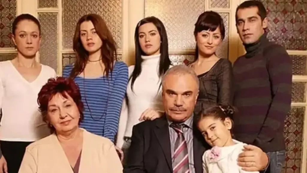 Yaprak Dökümü’nden Büyük Nostalji: Bennu Yıldırımlar ve Deniz Çakır Yıllar Sonra Aynı Karede