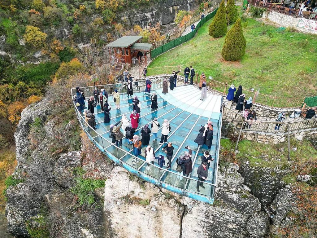 Altındağ Belediyesi'nden Kültür Ziyafeti: 10 Bin Altındağlı Kadın Tarihi Rotalarda Yeni Yerler Keşfetti