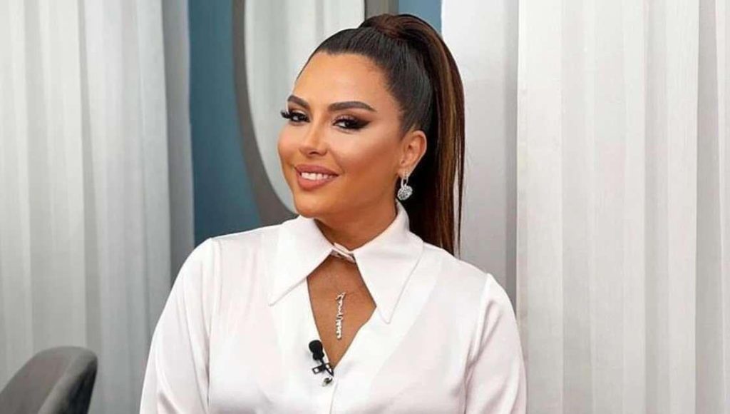 Aslı Hünel, Kurban Bayramı Öncesi Mezarlık Ziyareti Gerçekleştirdi: Duygusal Sözleri Ortaya Çıktı