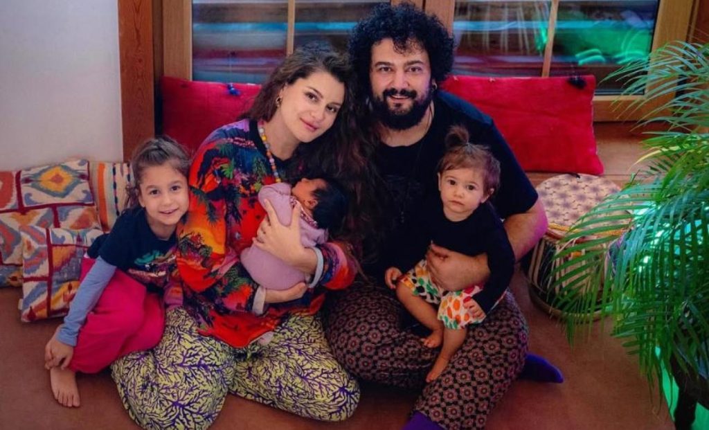 Atiye 4. Kez Anne Olduğunu Duyurdu! Ünlü Şarkıcı, Yeni Bebeğinin Cinsiyetini Açıkladı