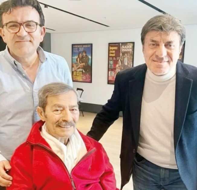 Başhekim Kadir İnanır: Kadir İnanır'dan Yoğun Bakım Güncellemesi Geldi: Zatürreye Bağlı Solunum