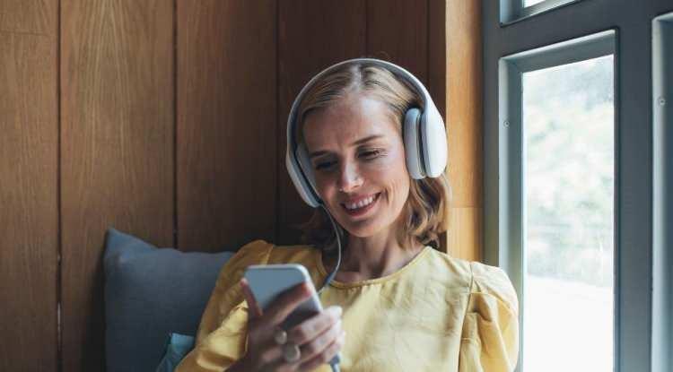 Bilim İnsanları Mercek Altına Aldı: Müzik Zevki Gerçekten Zeka ve Bilişsel Yapımız Hakkında Ne Söylüyor?