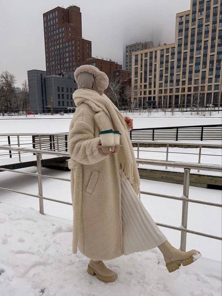 Blazer Ceketten Eteklere: Sweatshirt Kombinlerinde Stil İpuçları ve Öneriler