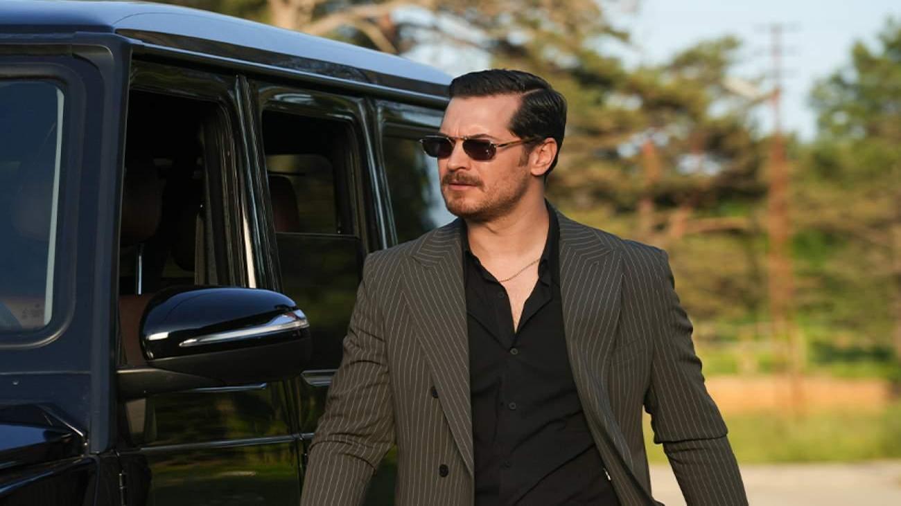Çağatay Ulusoy’dan ‘Kariyerimi Sonlandırıyorum’ İddiası Sosyal Medyayı Salladı: Sahte Paylaşımın Perde Arkası