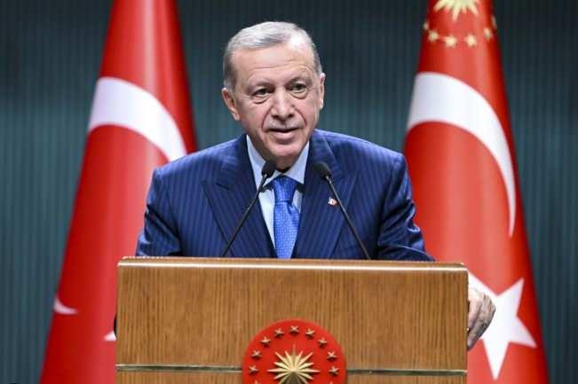 Celal Karatüre Kimdir? 'Kabe'de Hacılar Hu Der Allah' İlahisiyle Sosyal Medyayı Sallayan Sanatçının Hikayesi