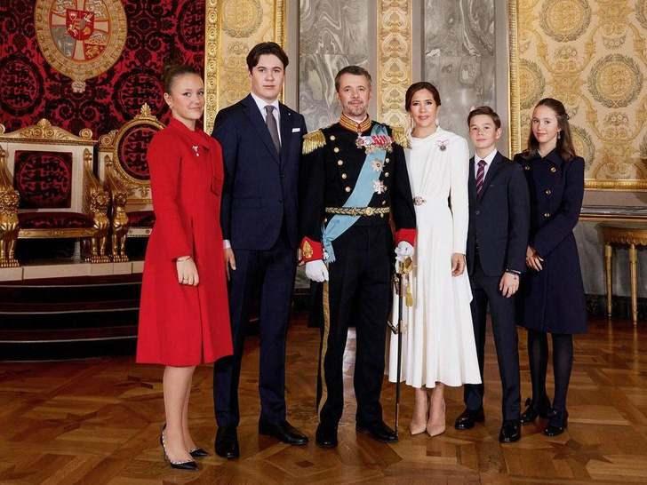 Danimarka Kraliyet Ailesi’nden Gözler Oldu: Frederik ve Mary'nin Törenlerde Eski Paltoları Kullanması