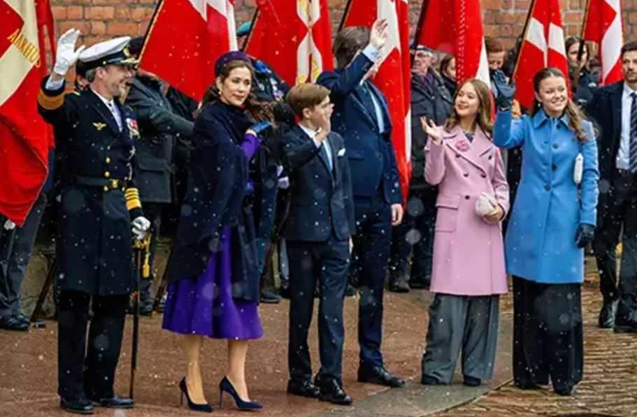 Danimarka Kraliyet Ailesi’nden Gözler Oldu: Frederik ve Mary'nin Törenlerde Eski Paltoları Kullanması