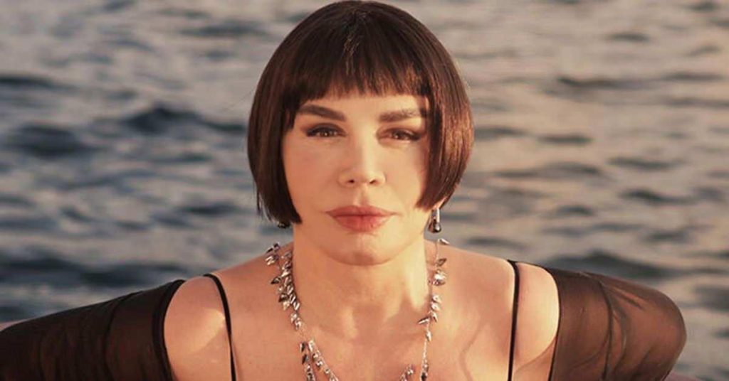 Demet Akalın: Nazan Öncel'den Sezen Aksu'ya Sert Sözler: Harbiye Konseri Gündemini Salladı
