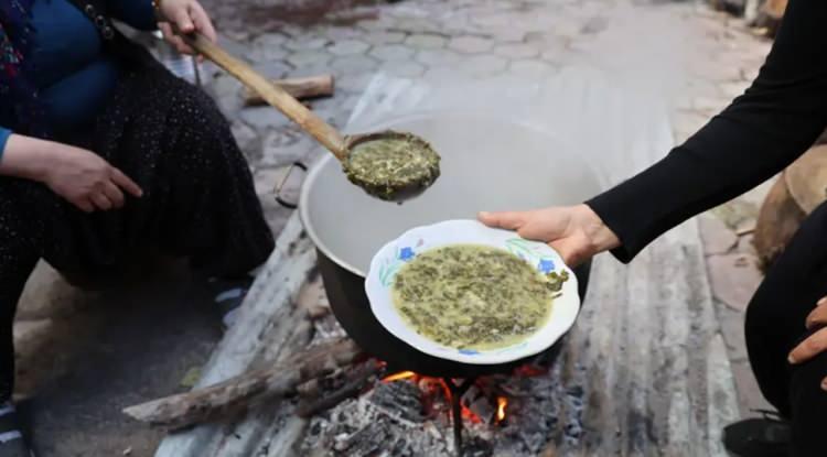 Doğada Zehirli Ot Olarak Bilinen Pancar Otu, Sofralarda Şifaya Dönüşüyor