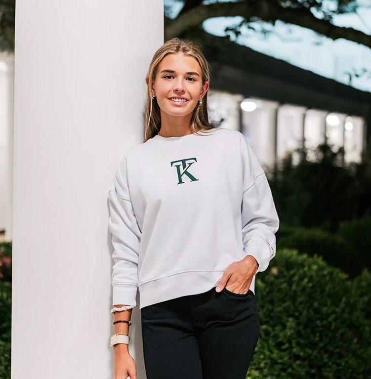 Donald Trump: Kai Trump'ın Beyaz Saray'da Çekilen 'KT' Logolu Sweatshirt Koleksiyonuyla