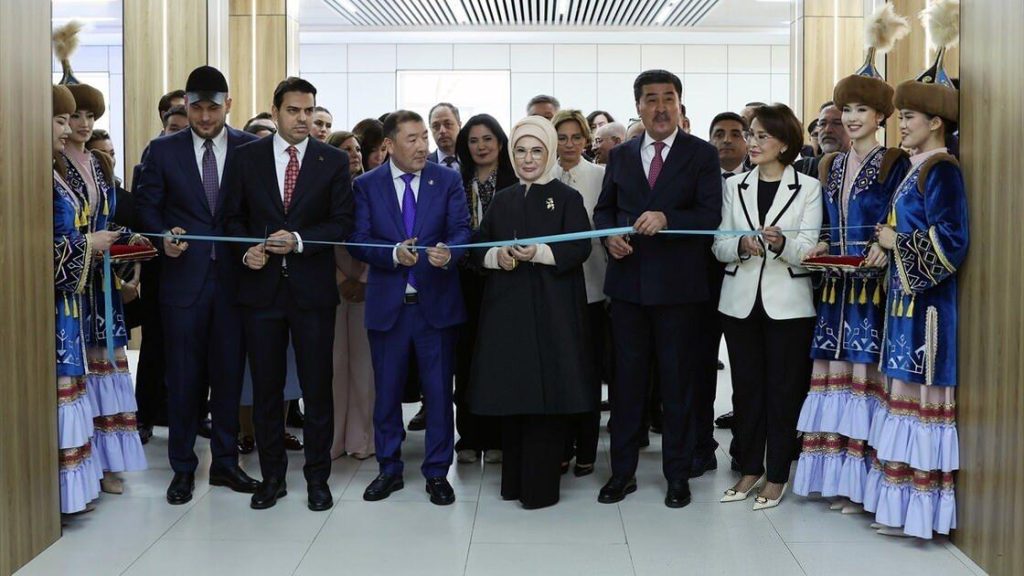 Emine Erdoğan, Kazakistan'da Uluslararası Sıfır Atık Eğitim Laboratuvarı'nın Açılış Töreni'ne Katıldı
