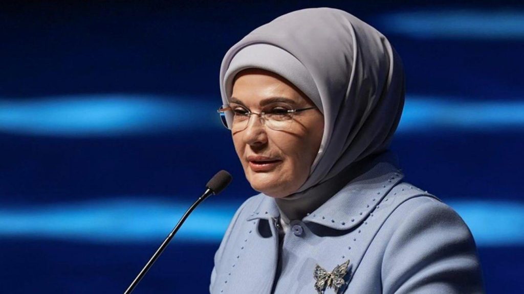 Emine Erdoğan’dan Dünya Çocuk Hakları Günü Mesajı: ‘Çocuk Hakları Evrenseldir ve Koşula Bağlanamaz’