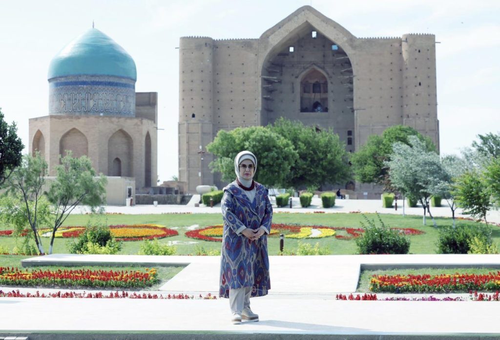 Emine Erdoğan'dan Kazakistan Ziyareti Açıklaması: Türkiye-Kazakistan Dostluğunun Gücü ve Ortak Tarih Vurgulandı