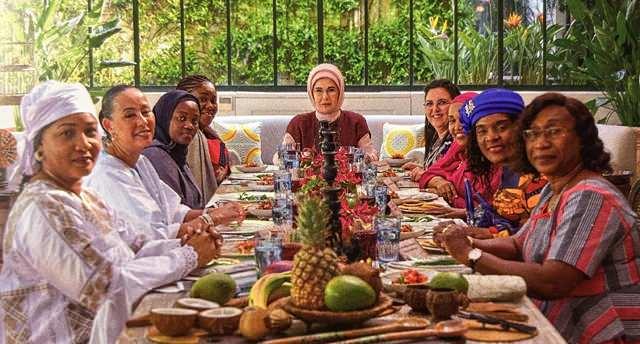Emine Erdoğan'ın 'Afrika Yemek Kültürü' Kitabından: Otantik Kongo Lezzeti Dongo Dongo (Etli Bamya) Tarifi
