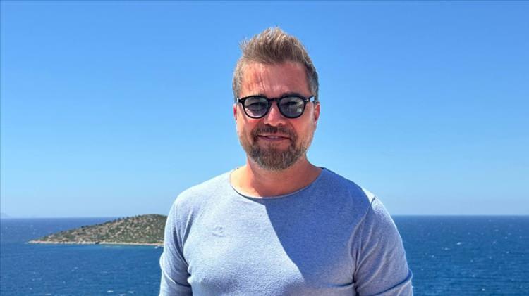 Engin Altan Düzyatan’dan Kariyer Açıklaması: Dubai Yapım Şirketi ve ‘Zarar Ettim’ İtirafı