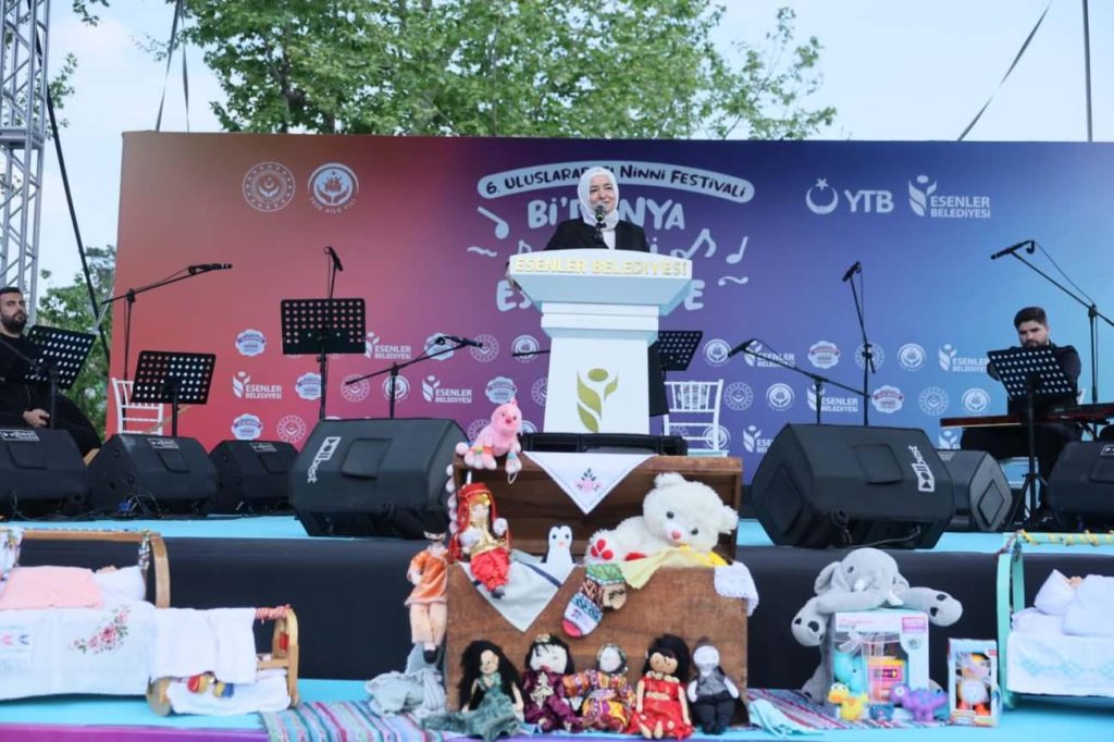 Esenler Belediyesi'nden Anneler Günü Özel: Uluslararası Ninni Festivali, Kültürel Mirası Dünya Sahnesinde Buluşturdu
