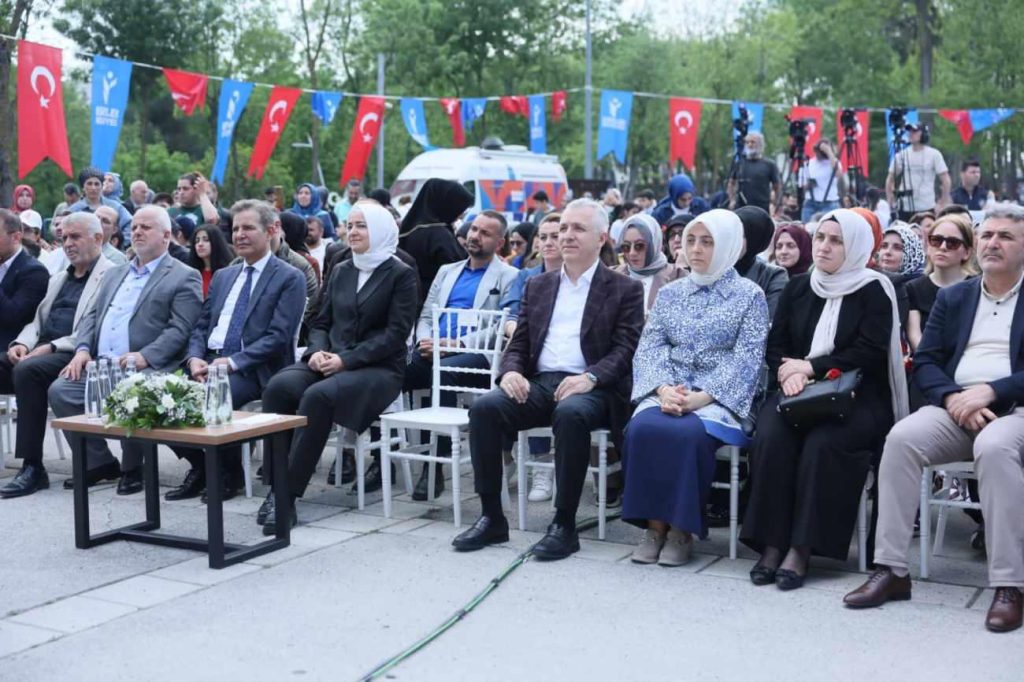 Esenler Belediyesi'nden Anneler Günü Özel: Uluslararası Ninni Festivali, Kültürel Mirası Dünya Sahnesinde Buluşturdu