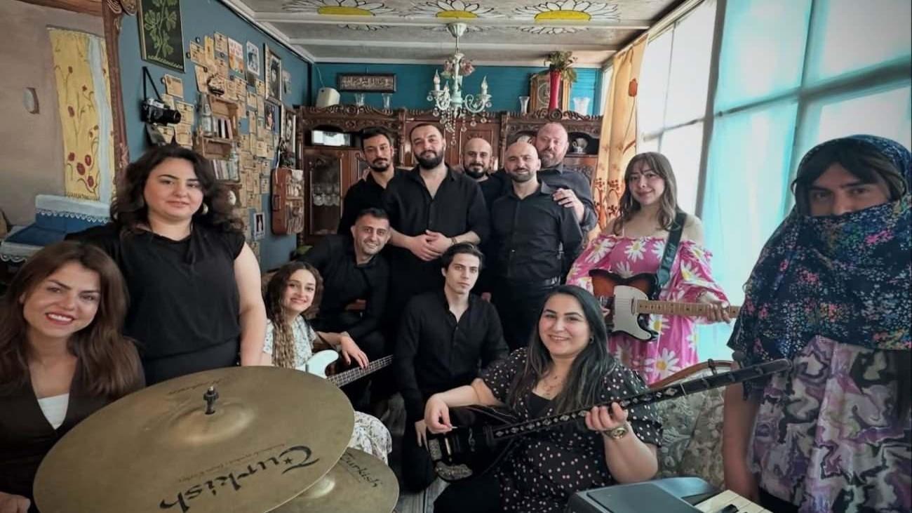 FOLA’dan Yeni Klip ‘Bursa’nın Güzelleri’: Türk Halk Müziği, Farklı Disiplinlerle Yeniden Yorumlanıyor