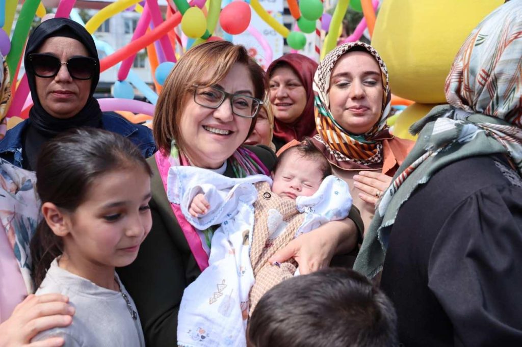 Gaziantep'te Anne Bebek Festivali Coşkuyla Kutlandı: Fatma Şahin, Aile Dostu Bir Büyükşehir Vizyonunu Paylaştı