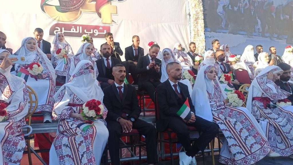 Gazze Han Yunus'ta Enkaz Ortasında Toplu Düğün: 54 Çift, Umutla Yeni Hayata Adım Attı