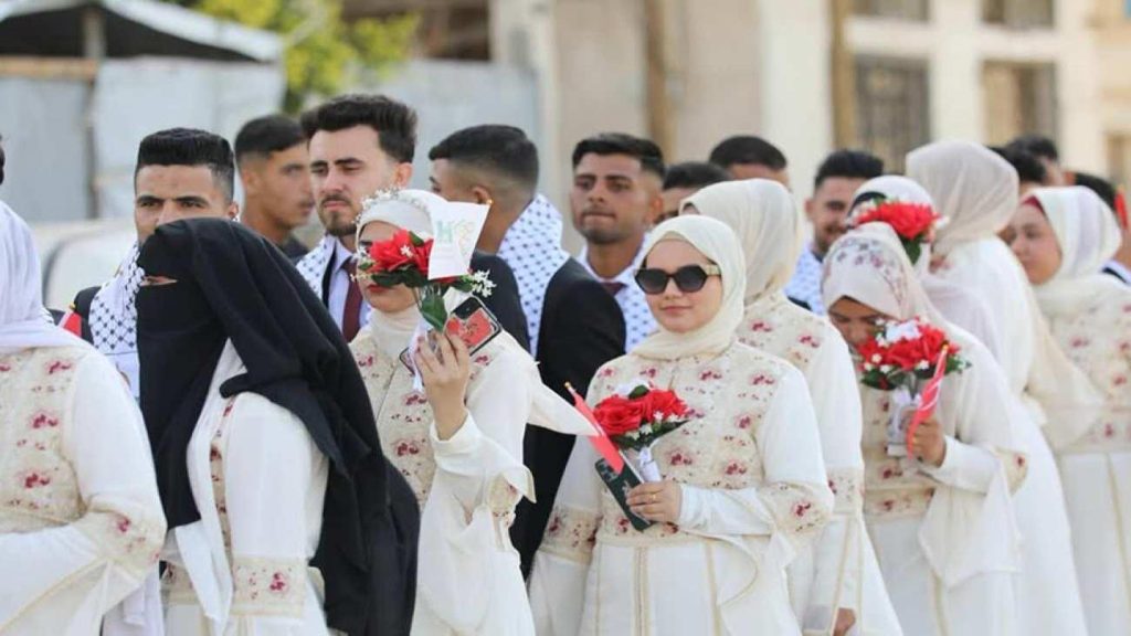 Gazze’de Umut Işığı: Zorlu Koşullara Rağmen 50 Filistinli Çiftin Toplu Nikah Töreni
