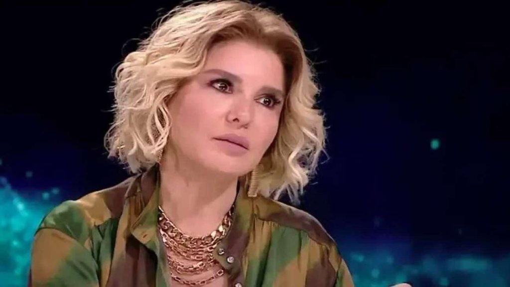 Gülben Ergen’den Anneler Günü Paylaşımı Tartışma Yarattı: Annesinin Huzurevinde Yaşaması Gündem Oldu