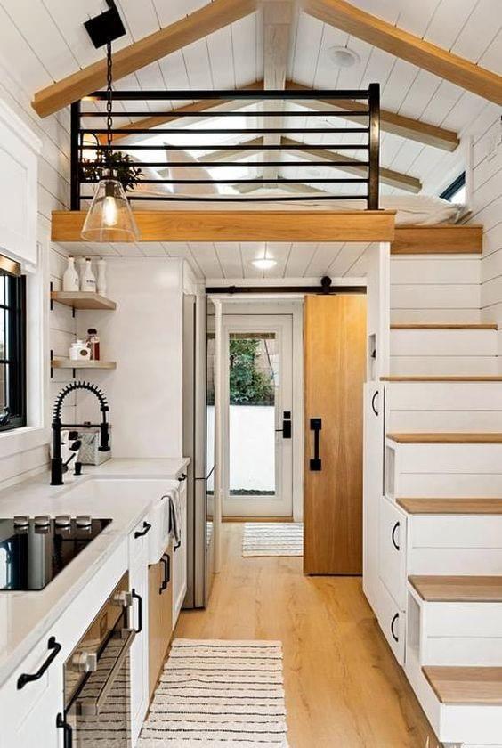 Küçük Ev Dekorasyonu İpuçları: Tiny House'larda Şık ve Huzurlu Bir Yaşam Alanı Yaratmak