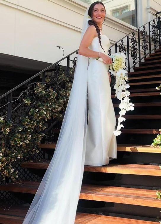 Merve Dizdar'ın Sürpriz Nikah Gelinliği: Nihan Peker Tasarımı ve Aksesuar Kombinasyonu
