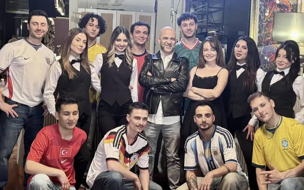 Murat Ergin: Murat Evgin'den Dünya Kupası Temalı İngilizce Şarkı: 'Let's Hug'