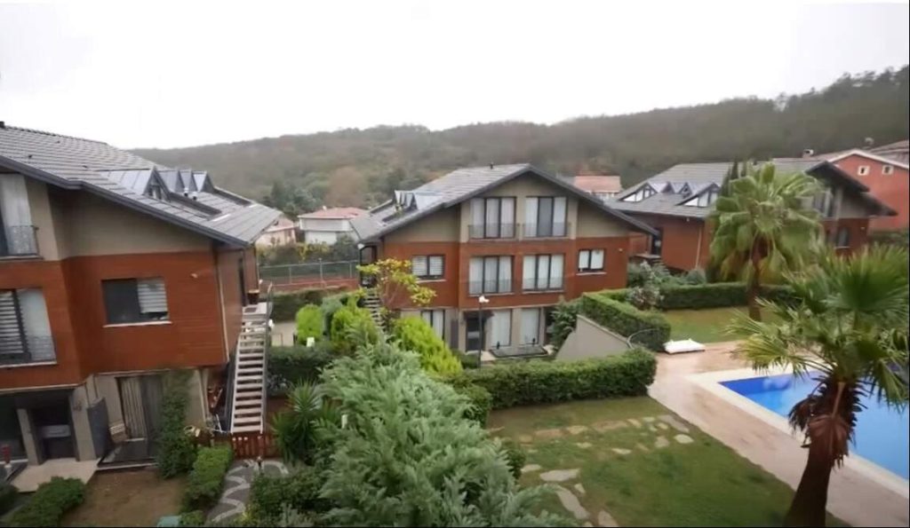 Nadide Sultan'ın Doğayla İç İçe Yaşam Alanı: Huzur Dolu Ev Dekorasyonu Detayları