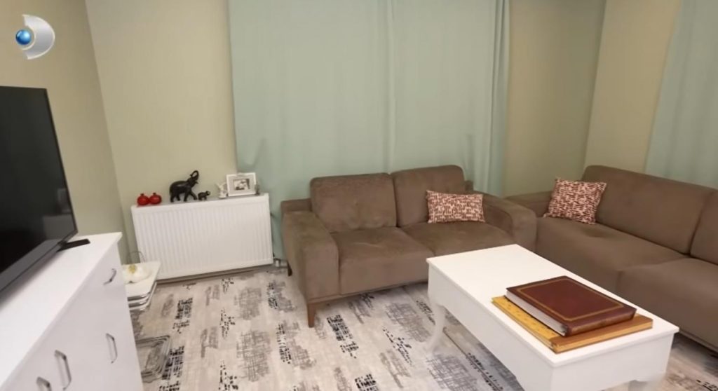 Nihal Menzil'in Huzur Dolu Yuvasından İlhamla Salon ve Yatak Odası Dekorasyon Önerileri