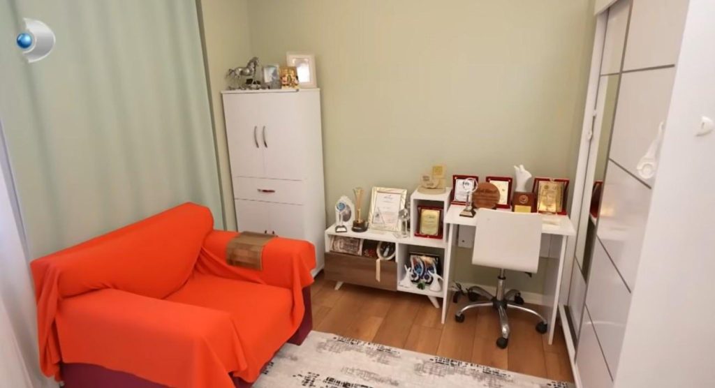 Nihal Menzil'in Huzur Dolu Yuvasından İlhamla Salon ve Yatak Odası Dekorasyon Önerileri