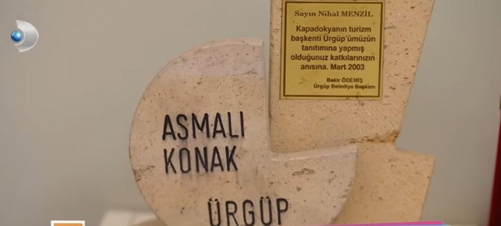 Nihal Menzil'in Huzur Dolu Yuvasından İlhamla Salon ve Yatak Odası Dekorasyon Önerileri