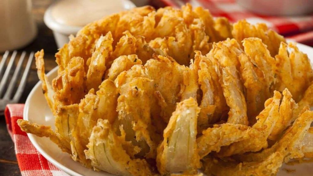 Outback Steakhouse’un İkonik Lezzeti: Blooming Onion Tarifi ve Sunum Sırları