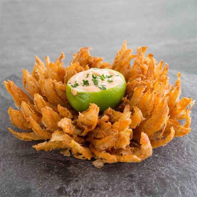 Outback Steakhouse'un İkonik Lezzeti: Blooming Onion Tarifi ve Sunum Sırları