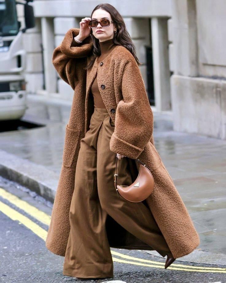 Pantone 2025'in Rengi Mocha Mousse: Gardırobunuza Nasıl En Şık Dokunuşu Yaparsınız?