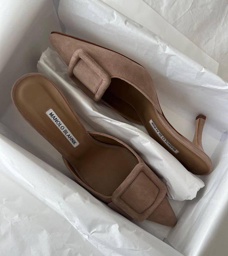 Pantone 2025'in Rengi Mocha Mousse: Gardırobunuza Nasıl En Şık Dokunuşu Yaparsınız?