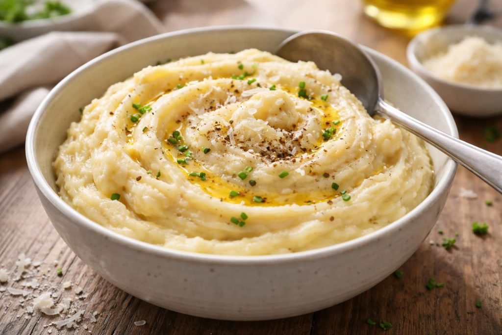 Parmesanlı Patates Püresi Tarifi: Klasik Garnitürden Gurme Lezzete Dönüşüm