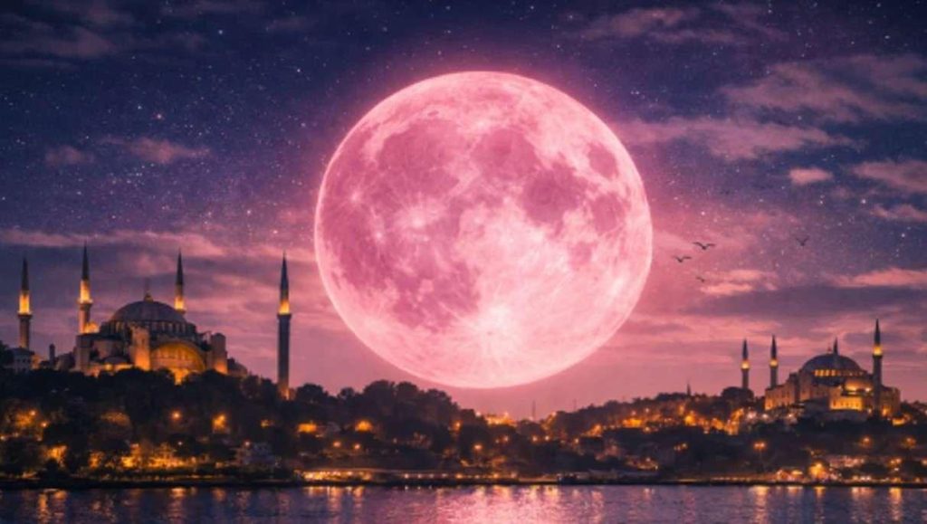 Pembe Dolunay Nedir? Baharın Müjdecisi Pembe Dolunay Ne Zaman ve Nereden Görünecek?