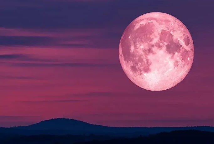 Pembe Dolunay Nedir? Baharın Müjdecisi Pembe Dolunay Ne Zaman ve Nereden Görünecek?