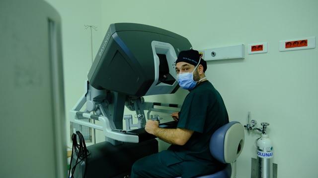 Robotik Kalp Cerrahisi Nedir? Prof. Dr. Saygın Türkyılmaz'dan Küçük Kesilerle Güvenli Ameliyat Bilgileri