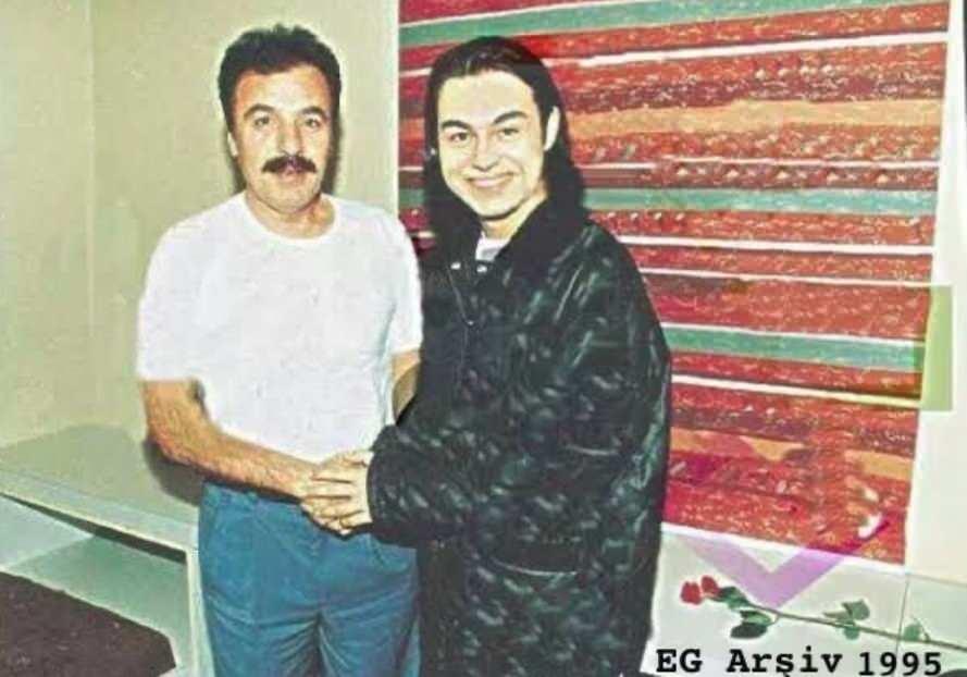 Serdar Ortaç'dan Nostaljik Paylaşım: 1995 Tarihli Ferdi Tayfur Fotoğrafı Gündem Oldu