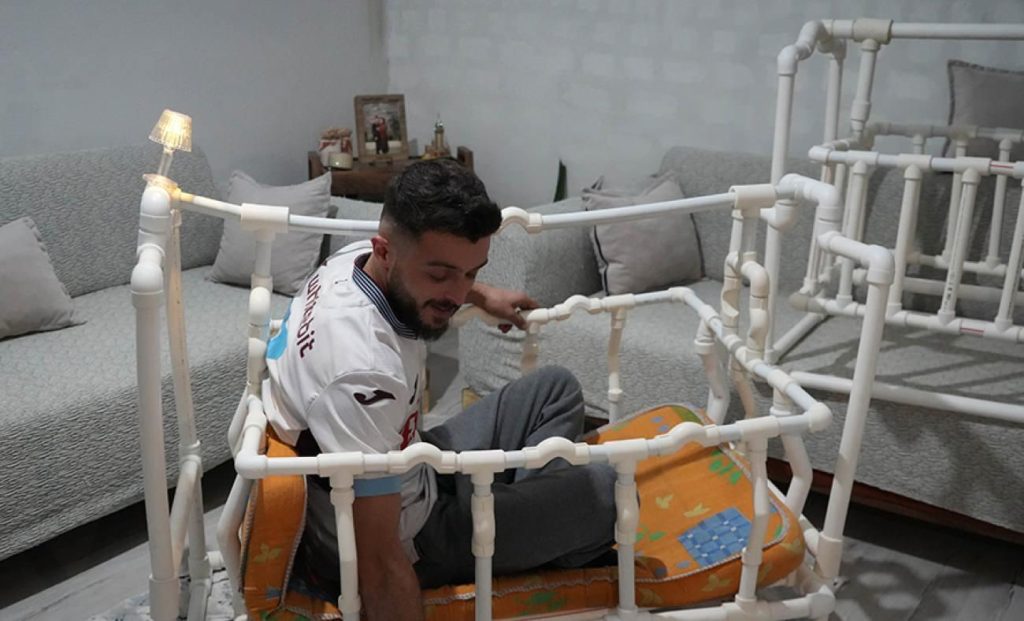 Su Tesisatçısı Furkan Karadağ'dan Kızına Borulardan Beşik: Viral Olan Tasarımın Detayları