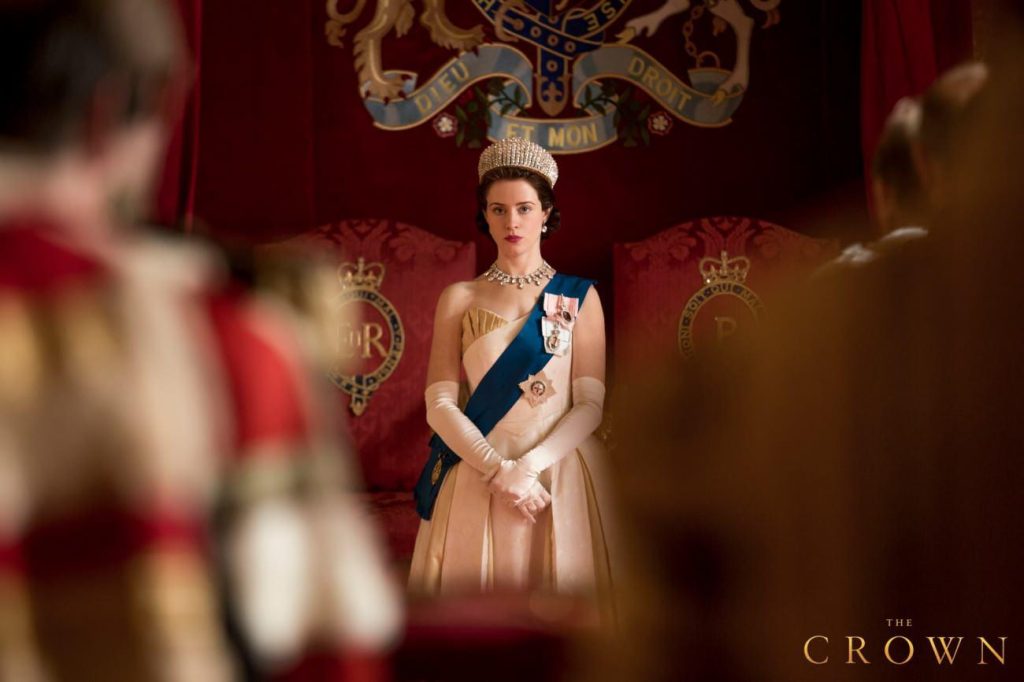 The Crown Dizisi'nden Tarihi İkonik Kıyafetler Açık Artırmada: Kraliçe Elizabeth ve Prenses Diana Efsaneleri