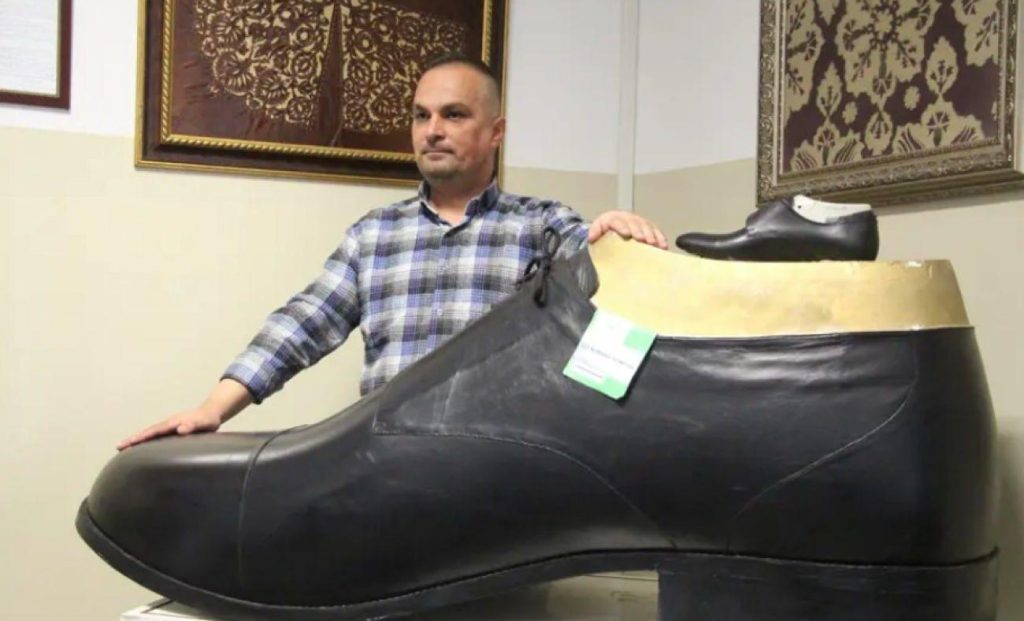 Türkiye'nin En Büyük Ayakkabısı Bolu'da Üretildi: 222 Numara Dev Projesi