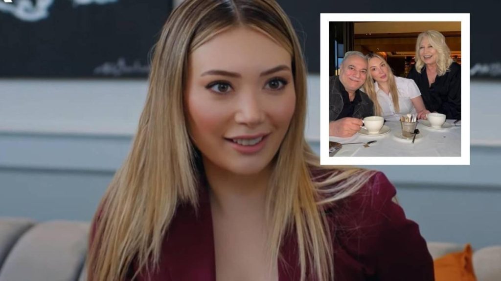 Yasmin Erbil, Mehmet Ali Erbil ve Nergis Kumbasar’ı Bir Araya Getiren Fotoğraf Sosyal Medyayı Salladı: ‘Kime Benziyorum?’
