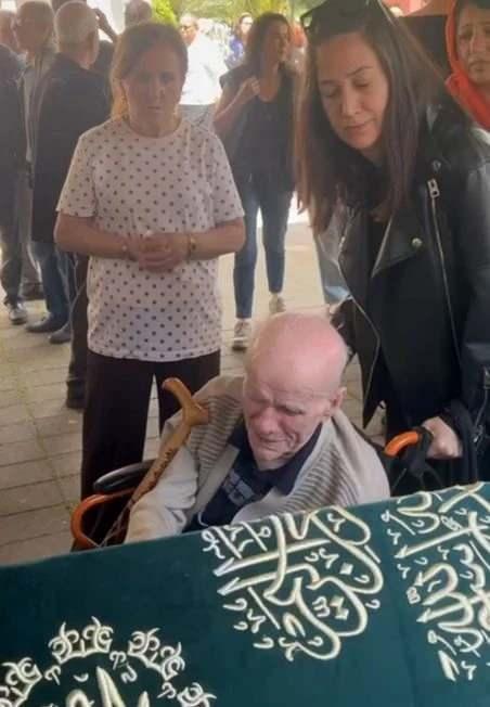 Alp Balkan'ın Babası Mustafa Balkan Vefat Etti: Sanat Camiası Acı Haberine Yasa Boğuldu