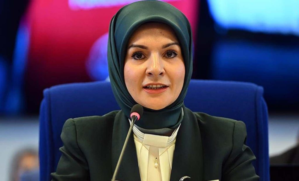 Bakan Göktaş: Mahinur Özdemir Göktaş'tan Başörtülü Kadınlara Yönelik Nefret Sözlerine Sert