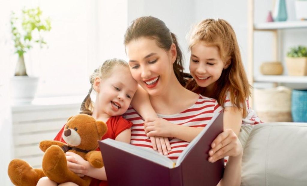 Çocuklarda Okuma Sevgisini Nasıl Kazandırılır? Yaşa Göre Etkili Yöntemler ve Faydaları